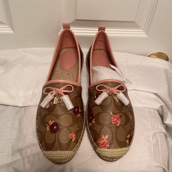 Brand New Coach Canvas Shoes…size 10 B Khaki - Picture 2 of 3